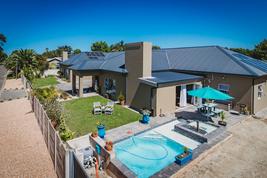 5 Bedroom Property for Sale in Heather Park Western Cape